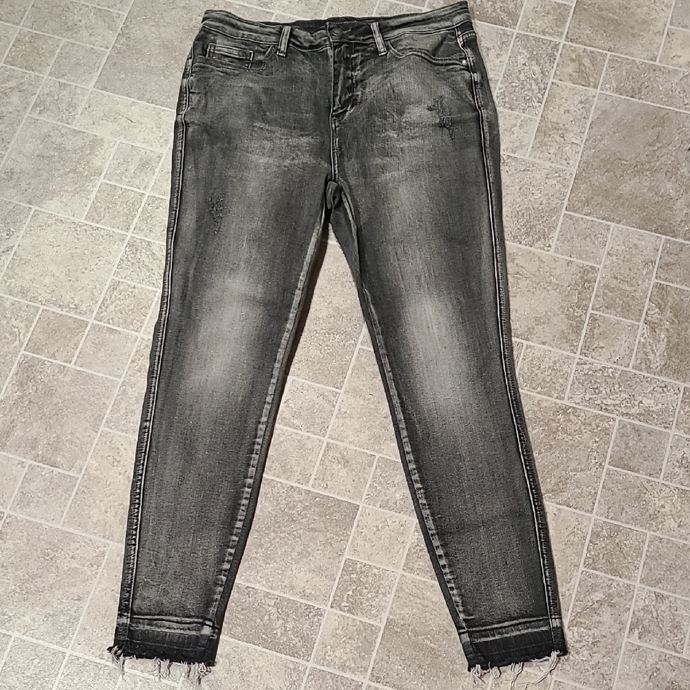 Judy Blue Black Wash Skinny Jeans Frayed Hem Stretch Denim Pants Ladies sz 13/31